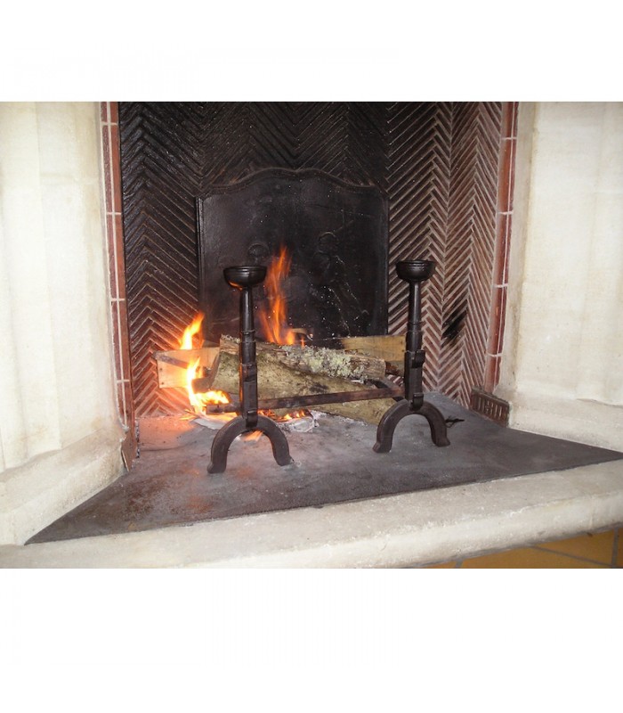 Grille pour cheminée et poêle à bois en fonte et fer forgé